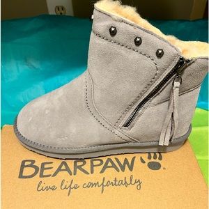 Brand New BearPaw size 10 Riley boots